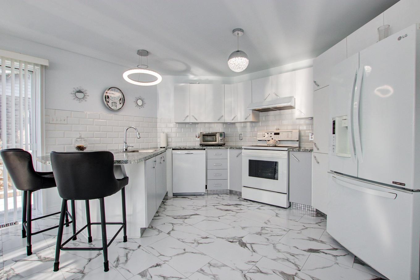 Kitchen - 1739 Rue Soucy, Longueuil (Saint-Hubert), QC - Indoor Photo Showing Kitchen