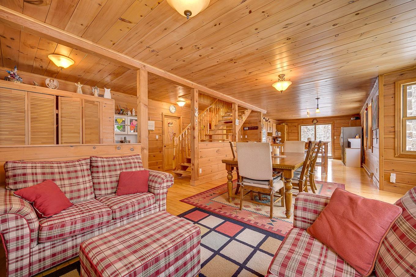 Salon - 3390Z Rue Lachaine, Val-David, QC