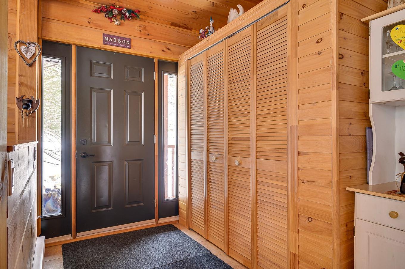 Hall d'entrée/Vestibule - 3390Z Rue Lachaine, Val-David, QC