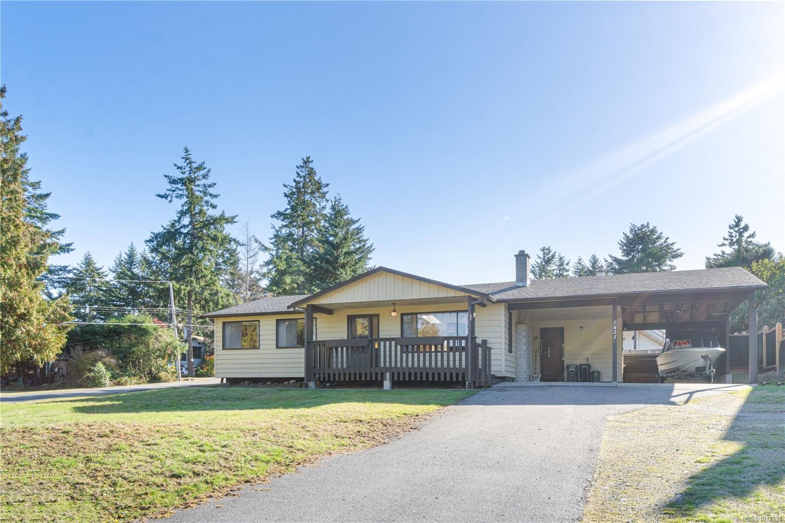 7431 Andrea Cres, Lantzville, BC