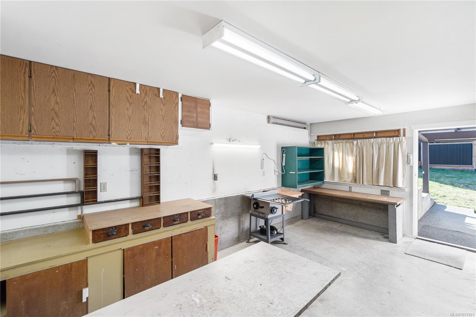 7431 Andrea Cres, Lantzville, BC