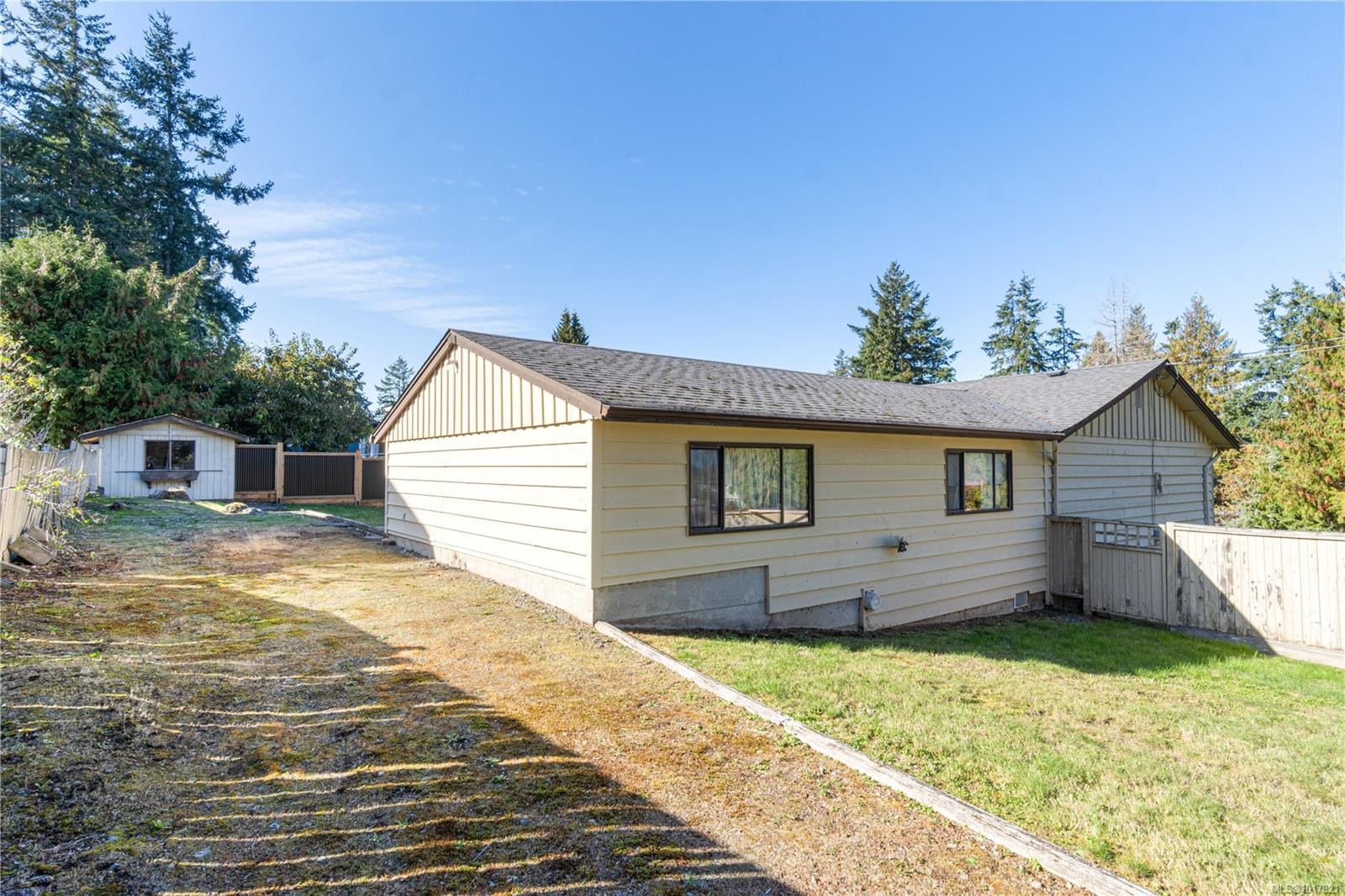 7431 Andrea Cres, Lantzville, BC