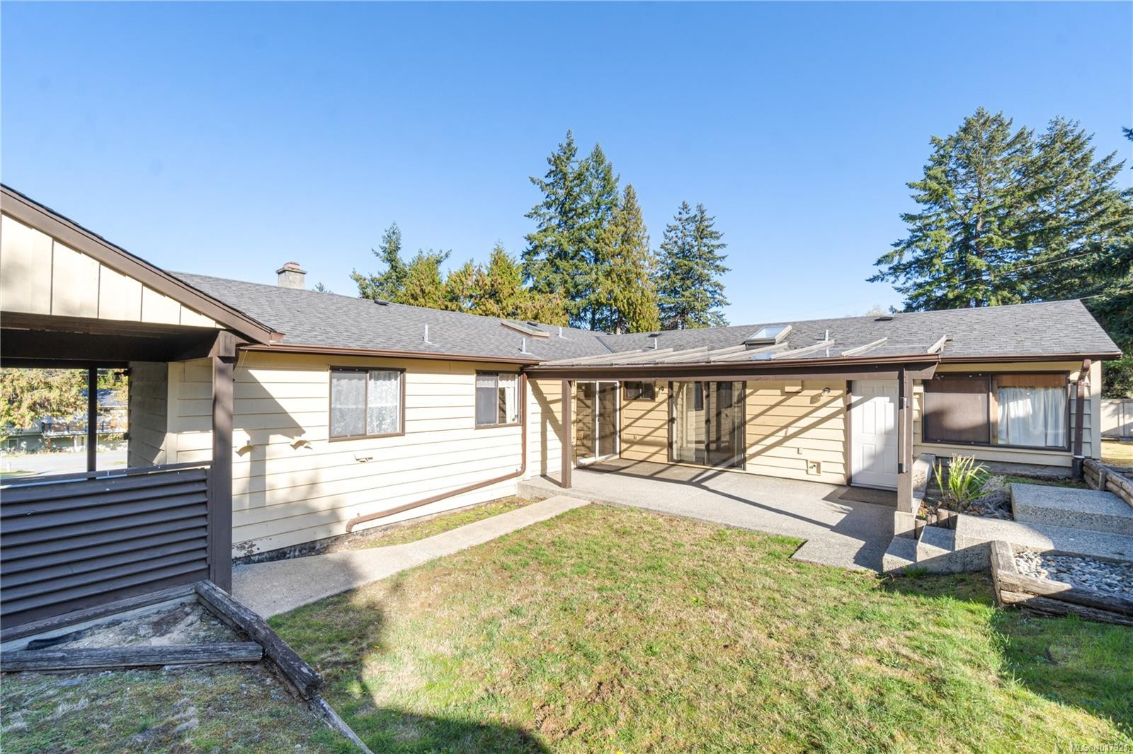 7431 Andrea Cres, Lantzville, BC