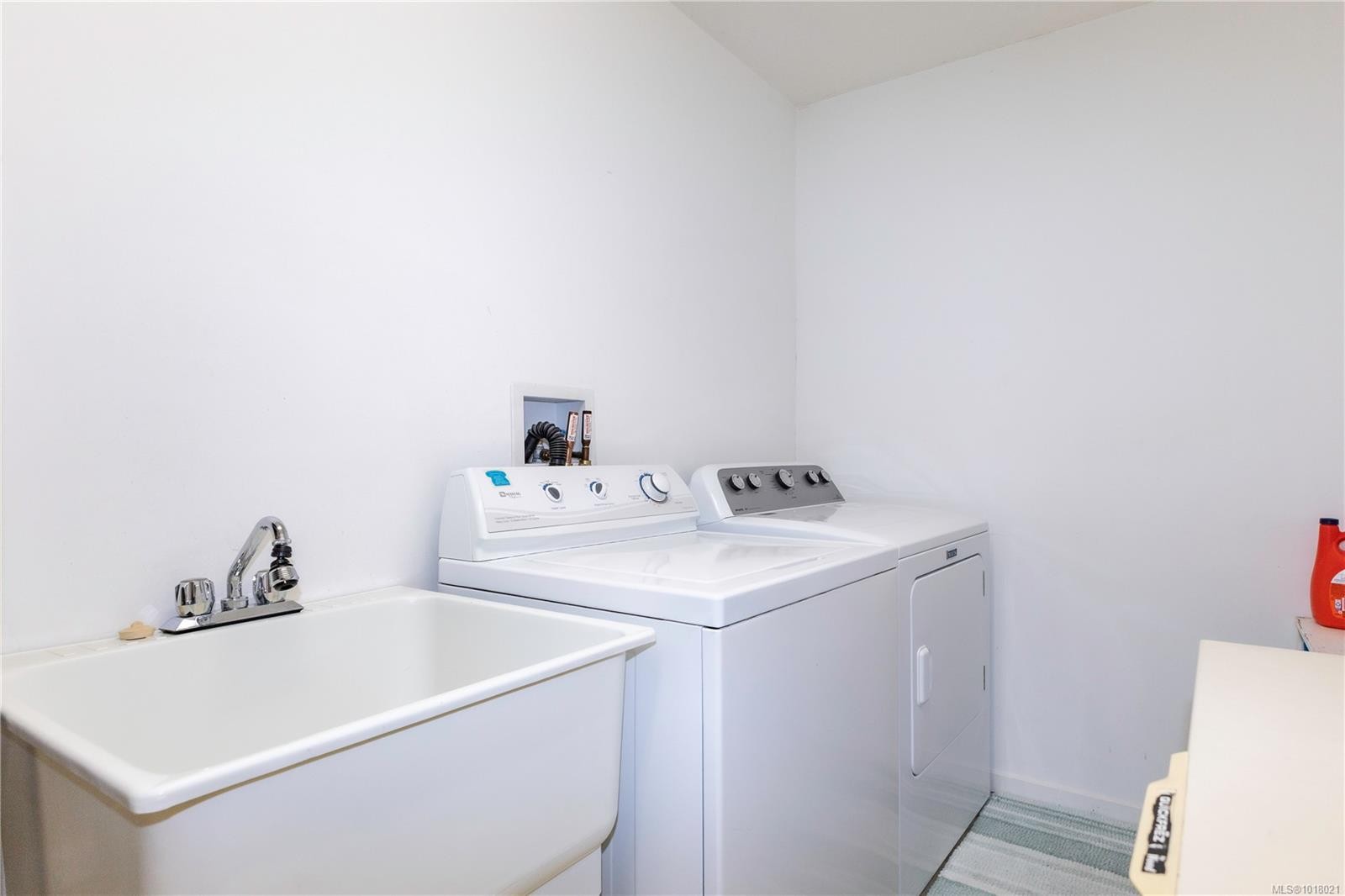 440 Macmillan Dr, Sayward, BC