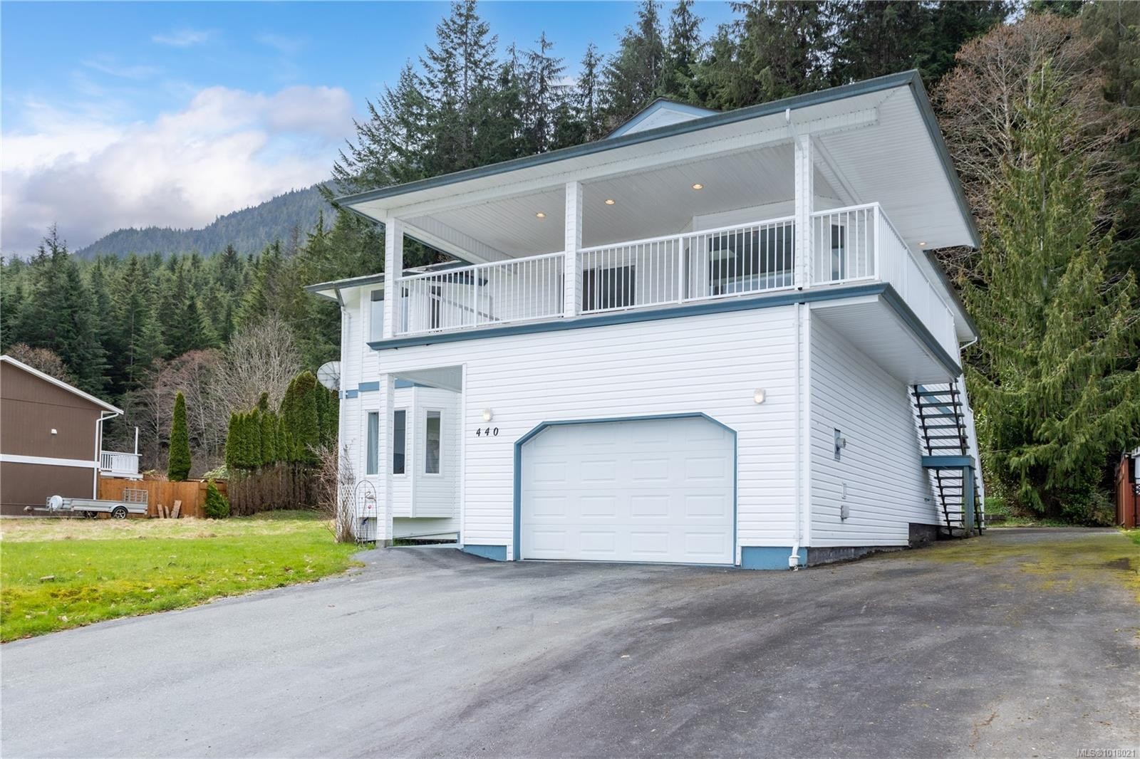 440 Macmillan Dr, Sayward, BC
