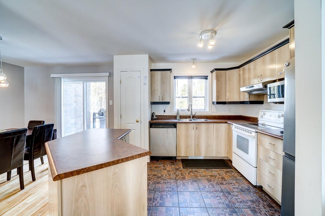 Kitchen - 412 Rue Chagnon, Gatineau (Aylmer), QC - Indoor Photo Showing Kitchen With Double Sink