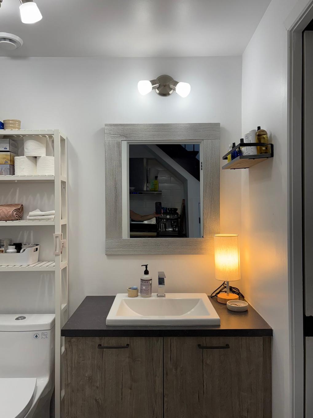 Bathroom - 2805 Rue Bossuet, Montréal (Mercier/Hochelaga-Maisonneuve), QC - Indoor