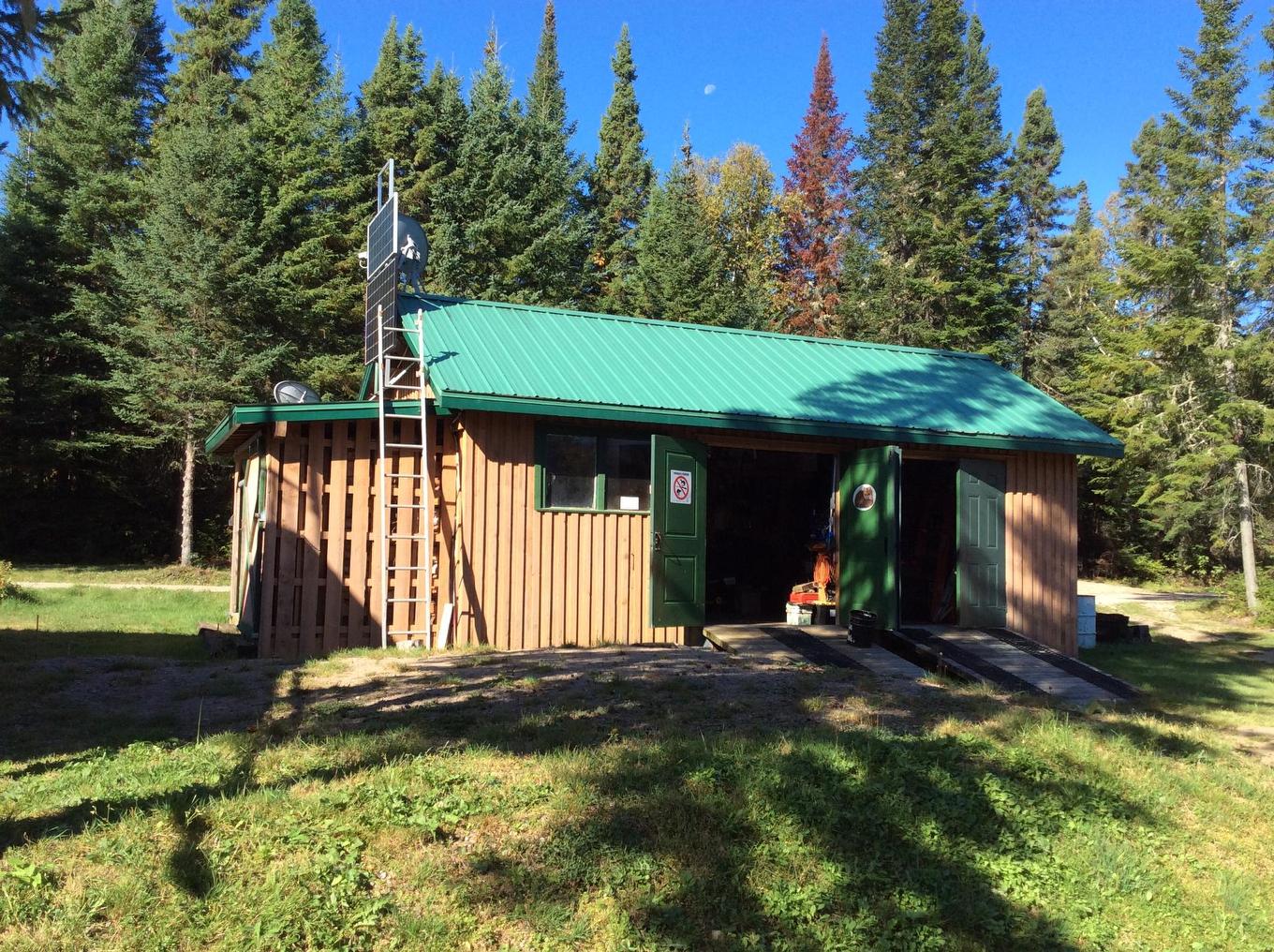Garage - 1 Lac Kiskissink, La Tuque, QC - Outdoor