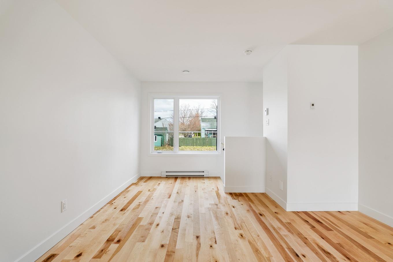 Living room - 3505 Rue De La Herse, Québec (Les Rivières), QC - Indoor Photo Showing Other Room