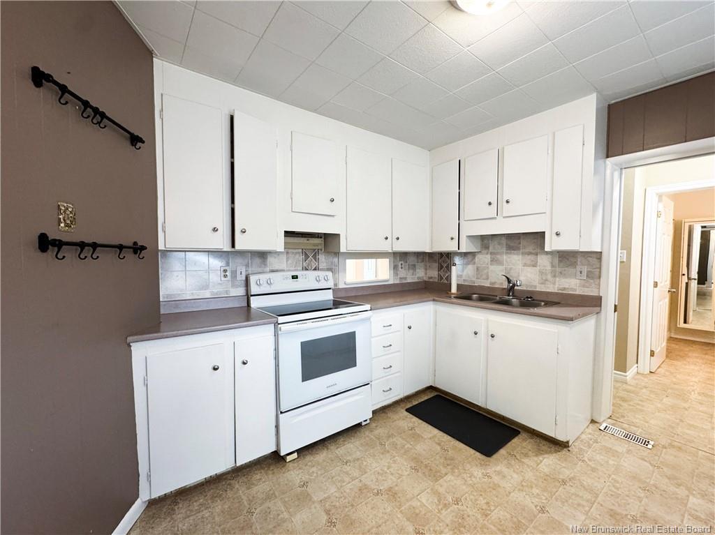 61 Bridge St, Sackville, NB