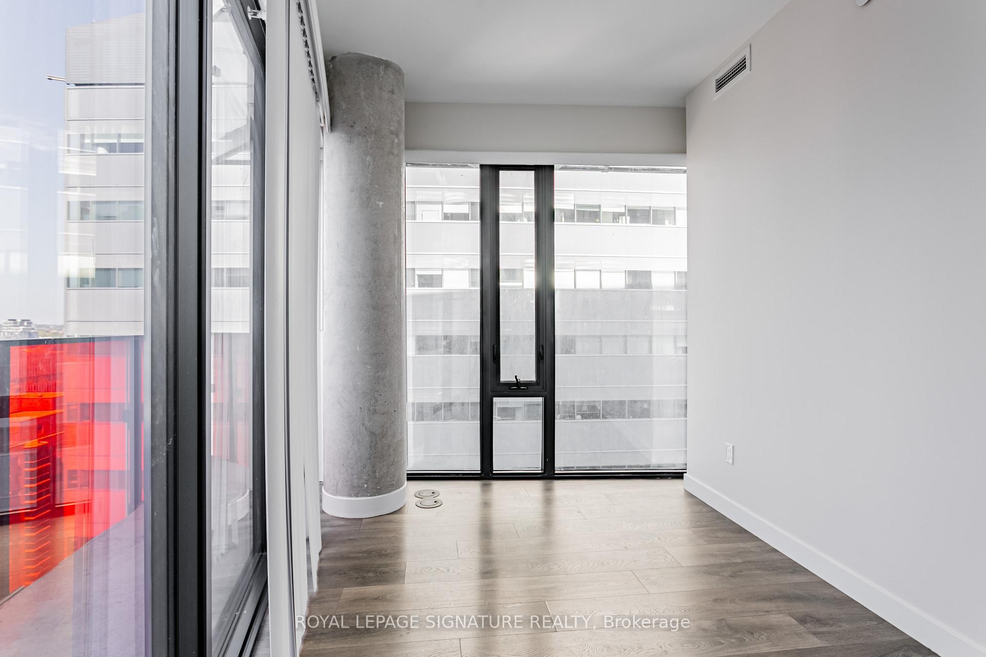 1805-215 Queen Street W, Toronto, ON - Indoor Photo Showing Other Room