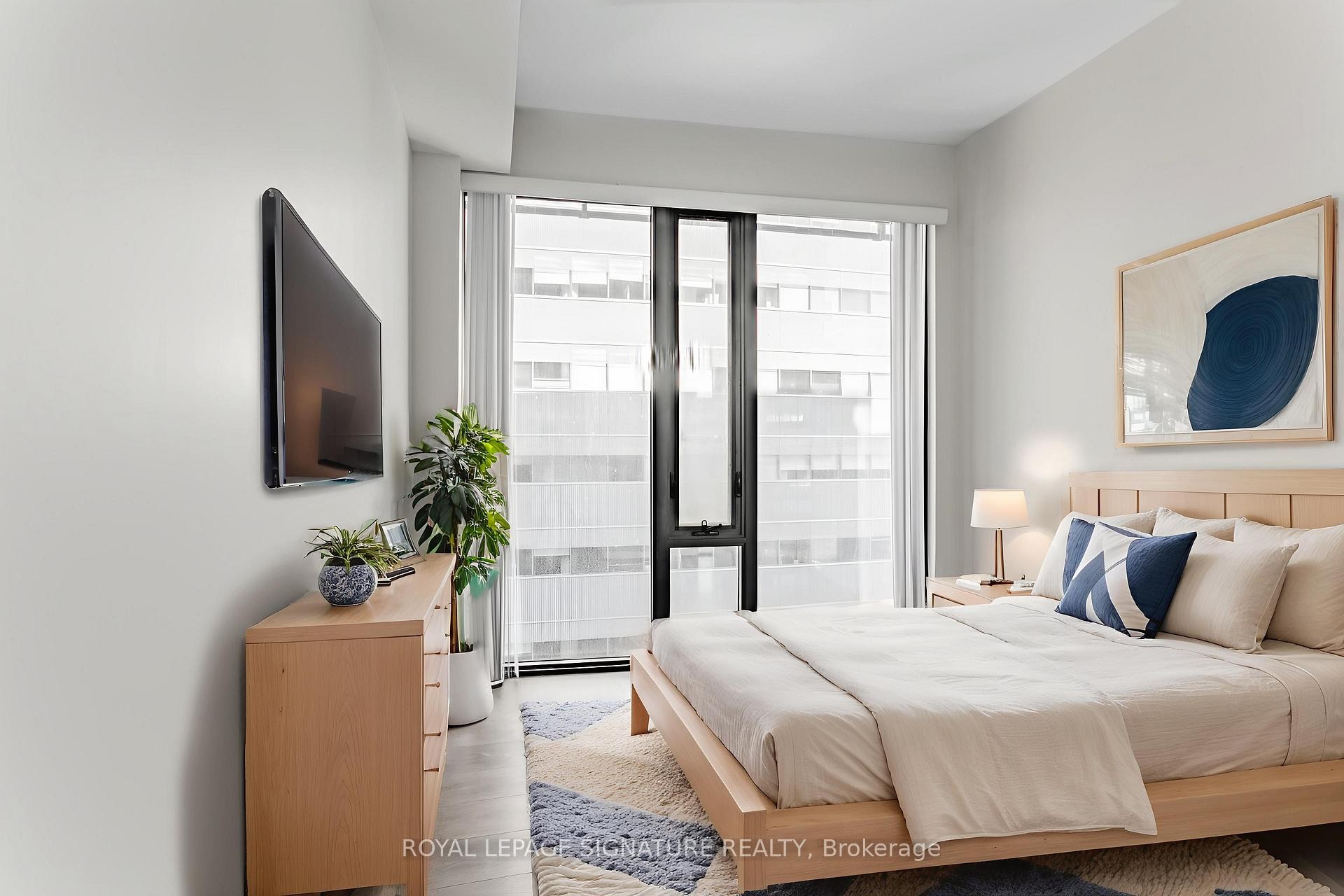 1805-215 Queen Street W, Toronto, ON - Indoor Photo Showing Bedroom