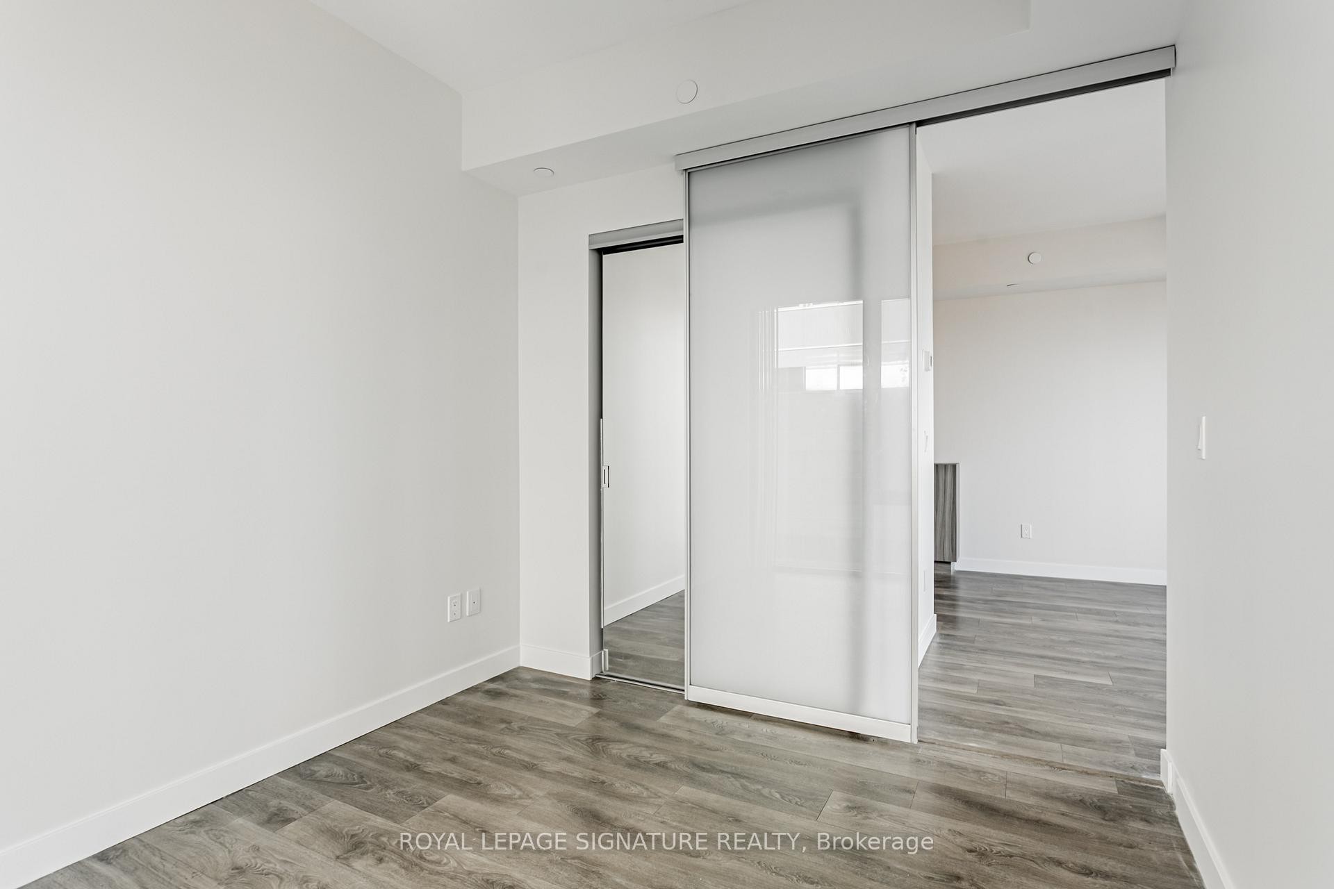 1805-215 Queen Street W, Toronto, ON - Indoor Photo Showing Other Room