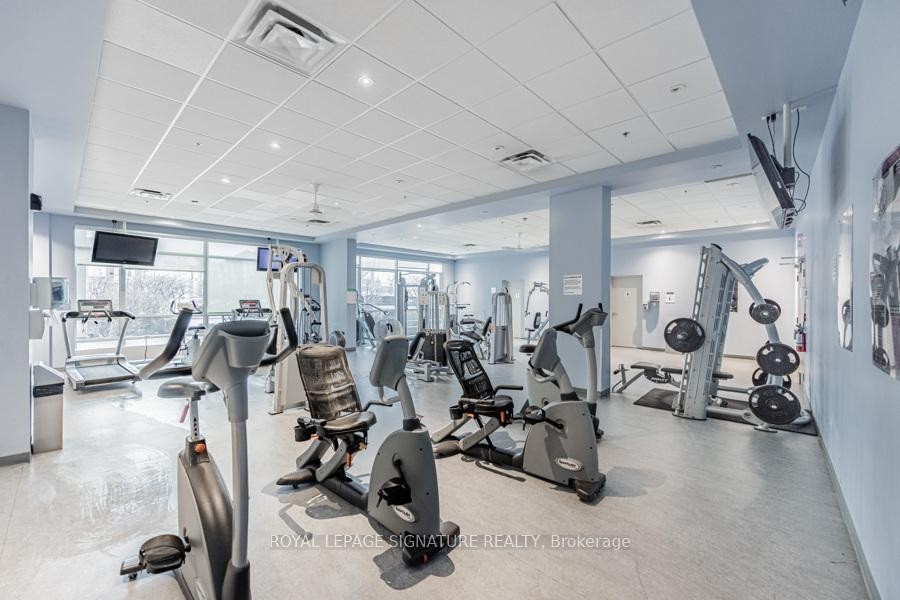 1805-215 Queen Street W, Toronto, ON - Indoor Photo Showing Gym Room