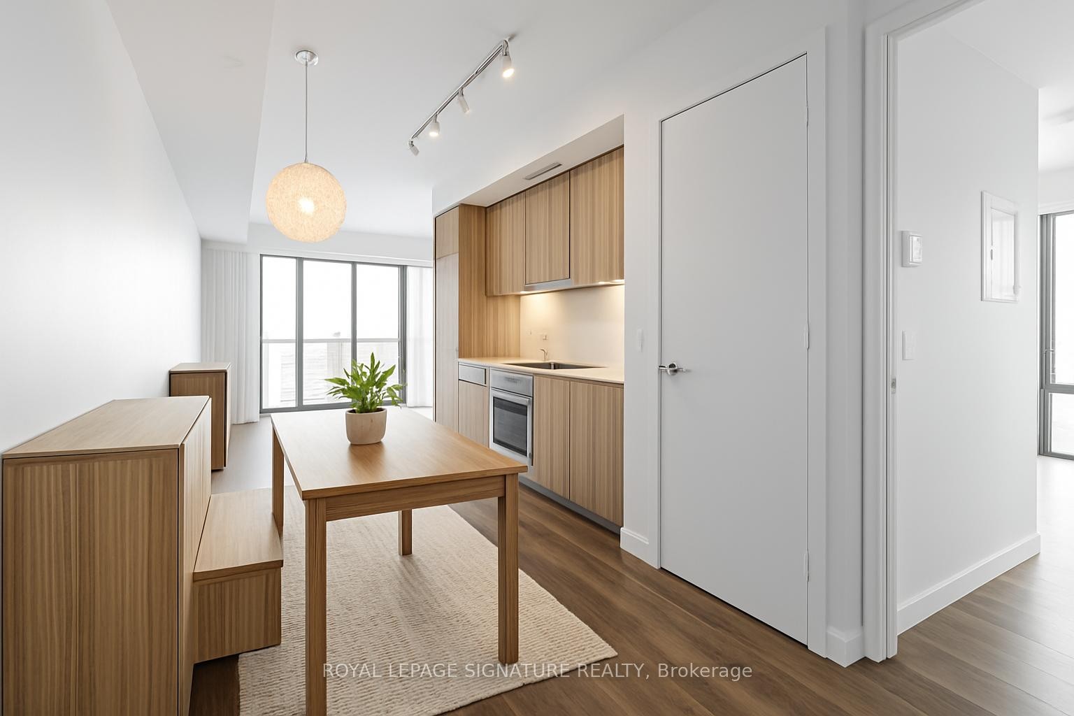 1805-215 Queen Street W, Toronto, ON - Indoor Photo Showing Other Room