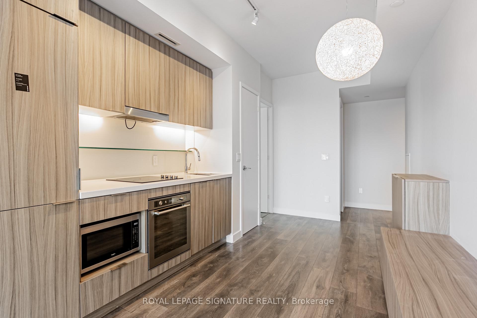 1805-215 Queen Street W, Toronto, ON - Indoor Photo Showing Kitchen