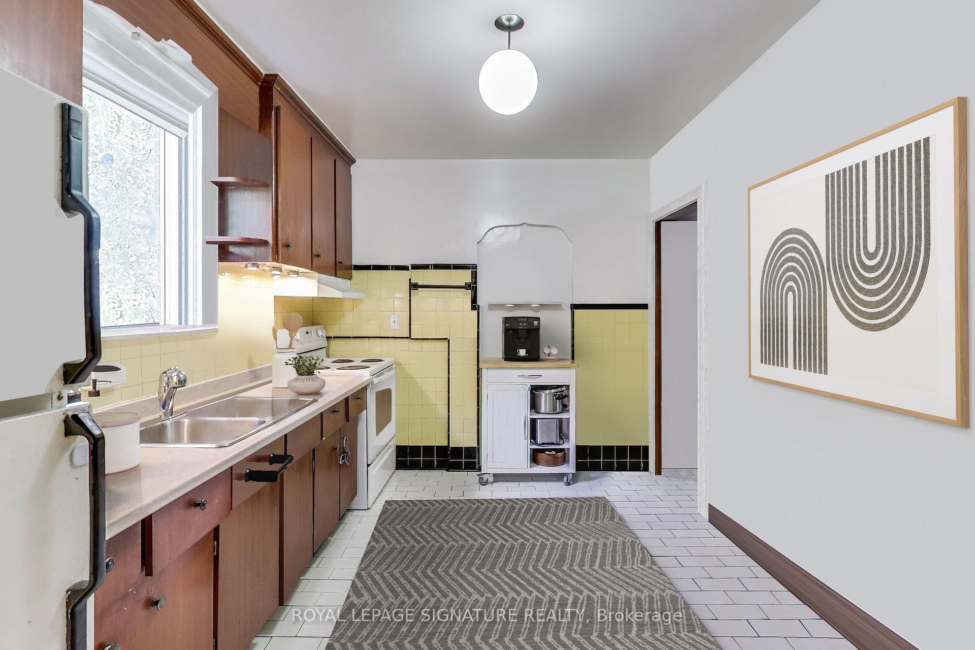 6 Brandon Avenue, Toronto, ON - Indoor Photo Showing Kitchen With Double Sink