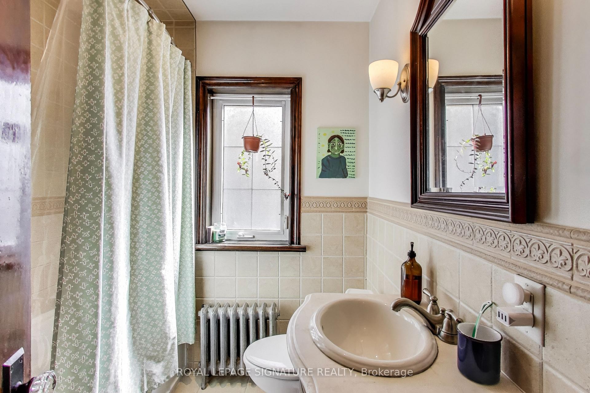 6 Brandon Avenue, Toronto, ON - Indoor Photo Showing Bathroom
