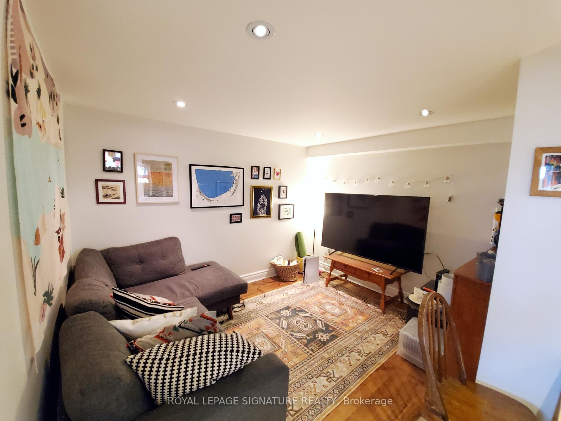 6 Brandon Avenue, Toronto, ON - Indoor Photo Showing Living Room