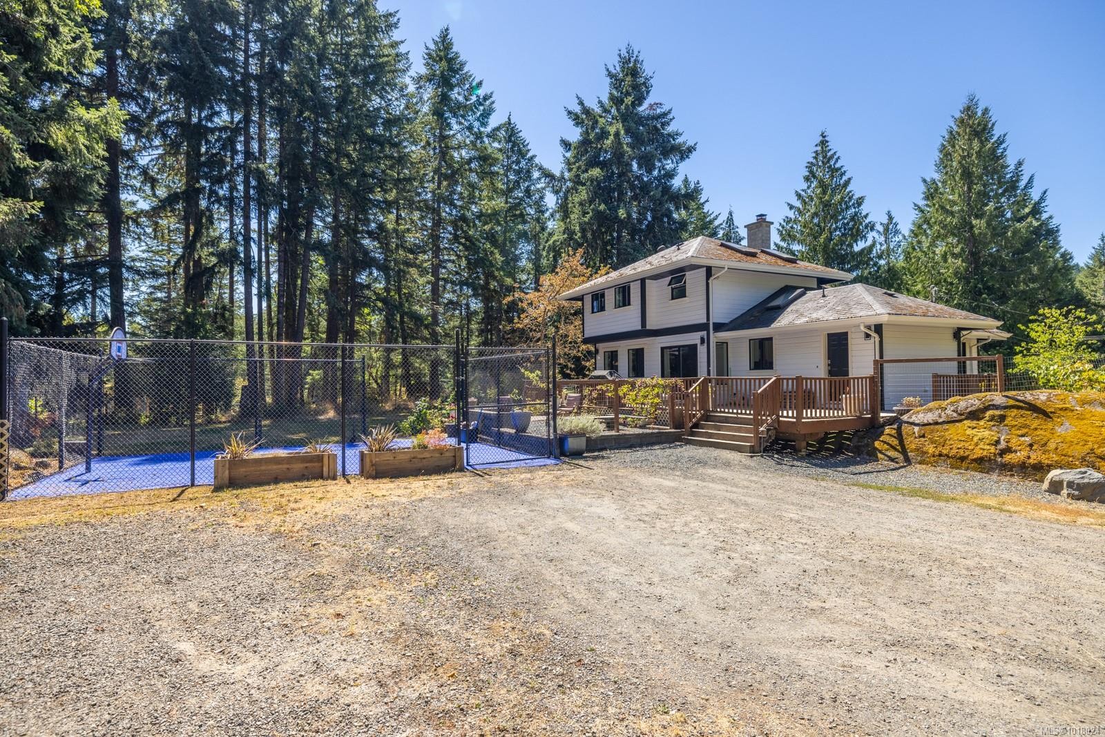 1725 Millstream Rd, Highlands, BC