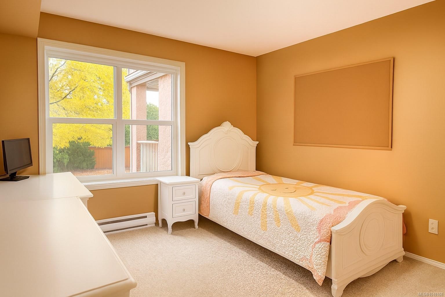 204-1240 Verdier Ave, Central Saanich, BC - Indoor Photo Showing Bedroom