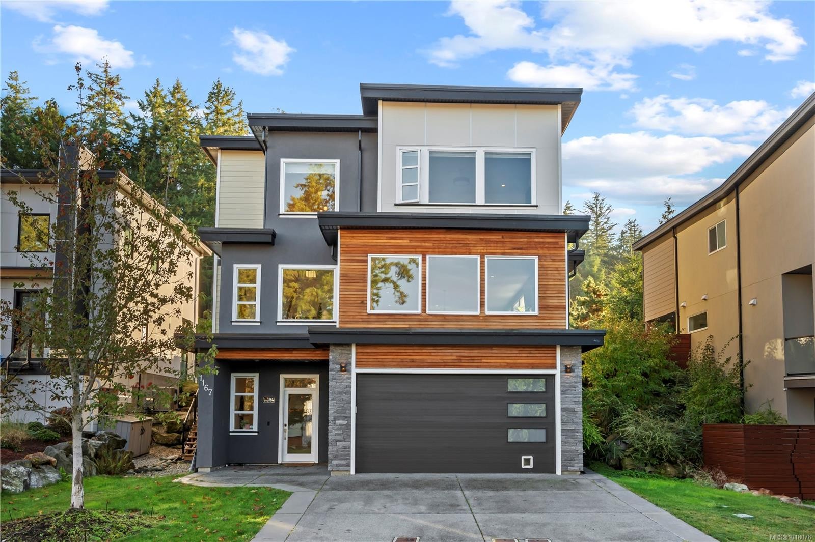 1167 River Rock Pl, Highlands, BC