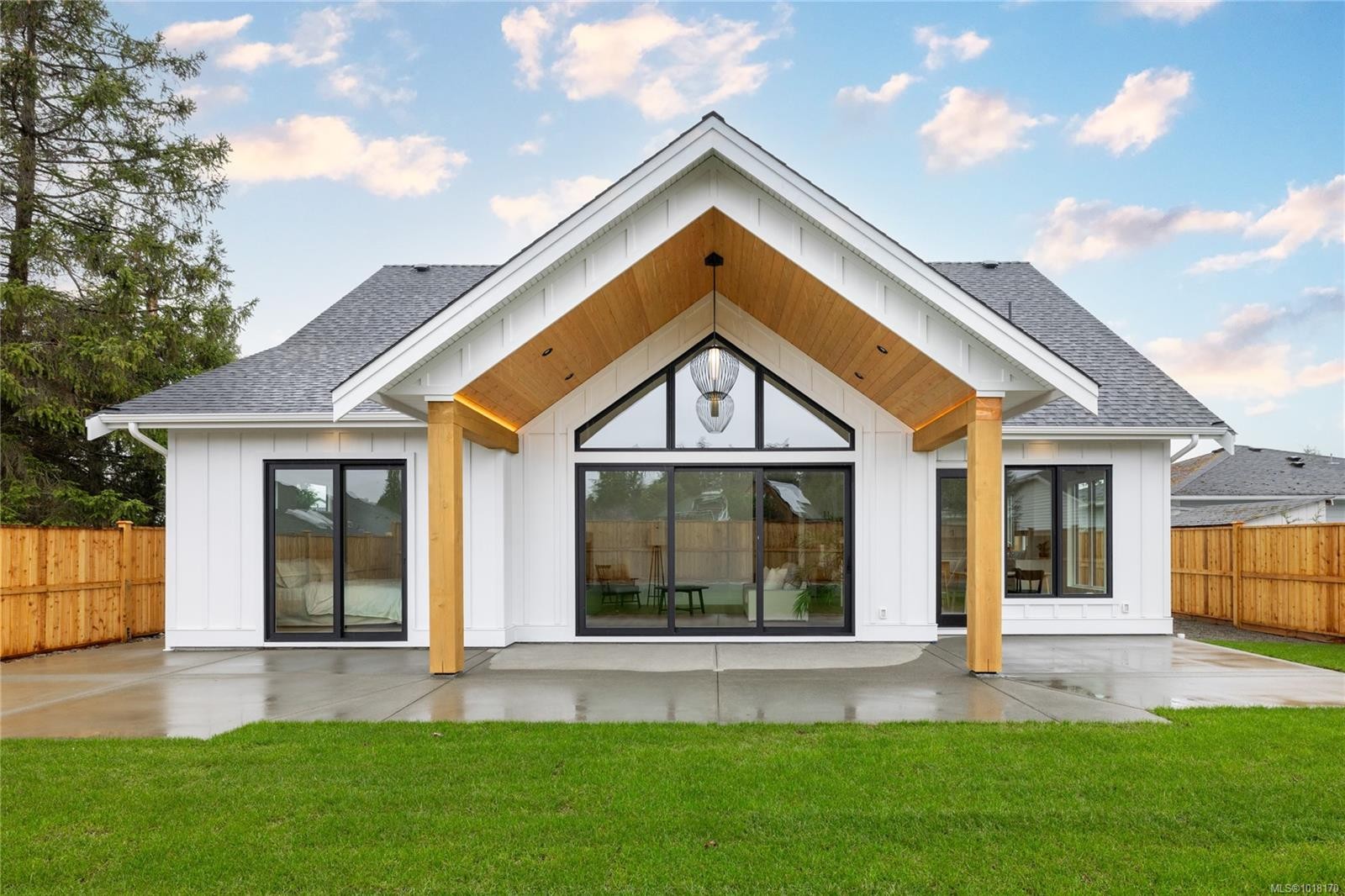 327 Wisteria St, Parksville, BC