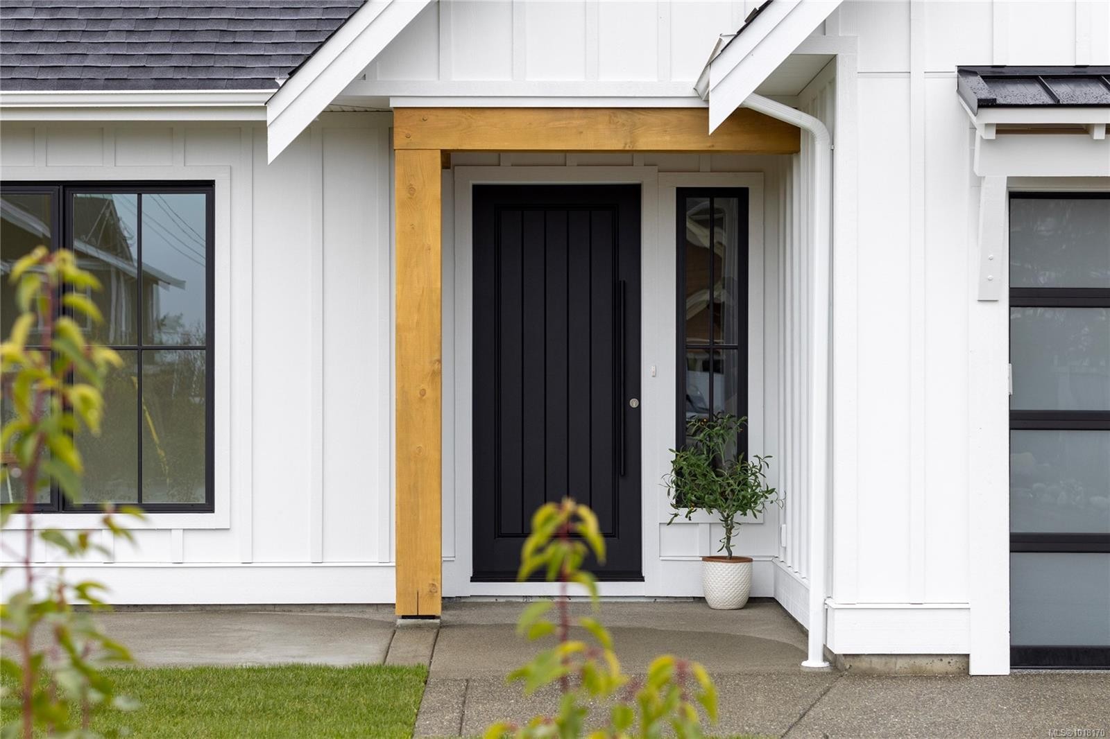 327 Wisteria St, Parksville, BC