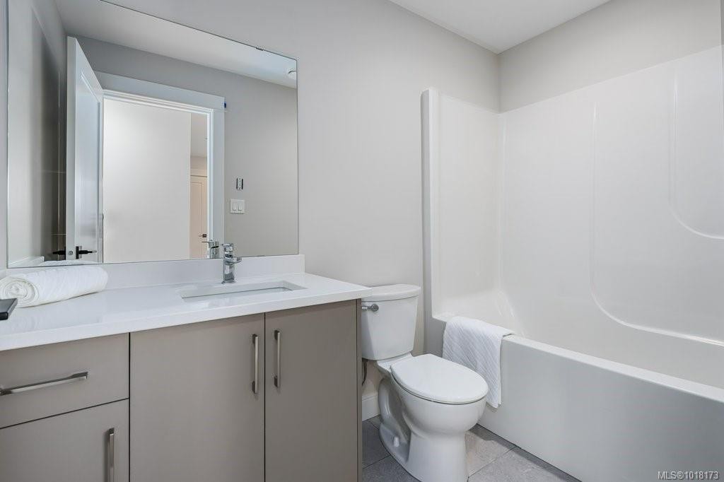 202-2580 Brookfield Dr, Courtenay, BC