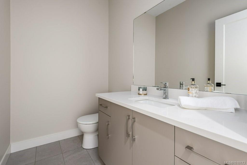 202-2580 Brookfield Dr, Courtenay, BC