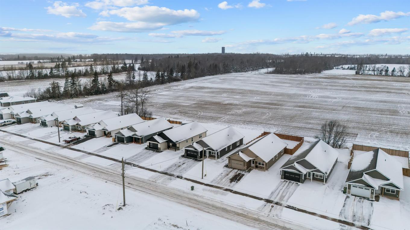 87 Samantha Lane, Cornwall, PE