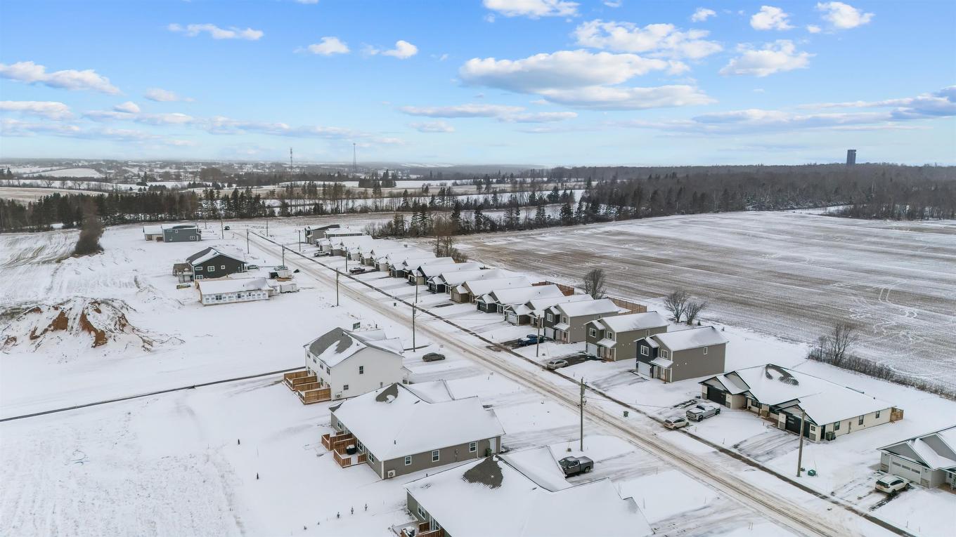 87 Samantha Lane, Cornwall, PE