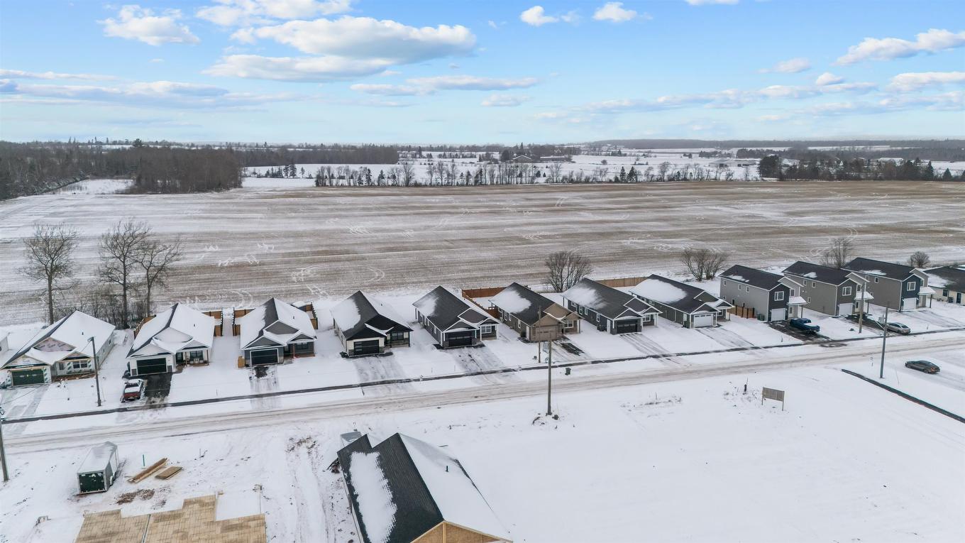 87 Samantha Lane, Cornwall, PE