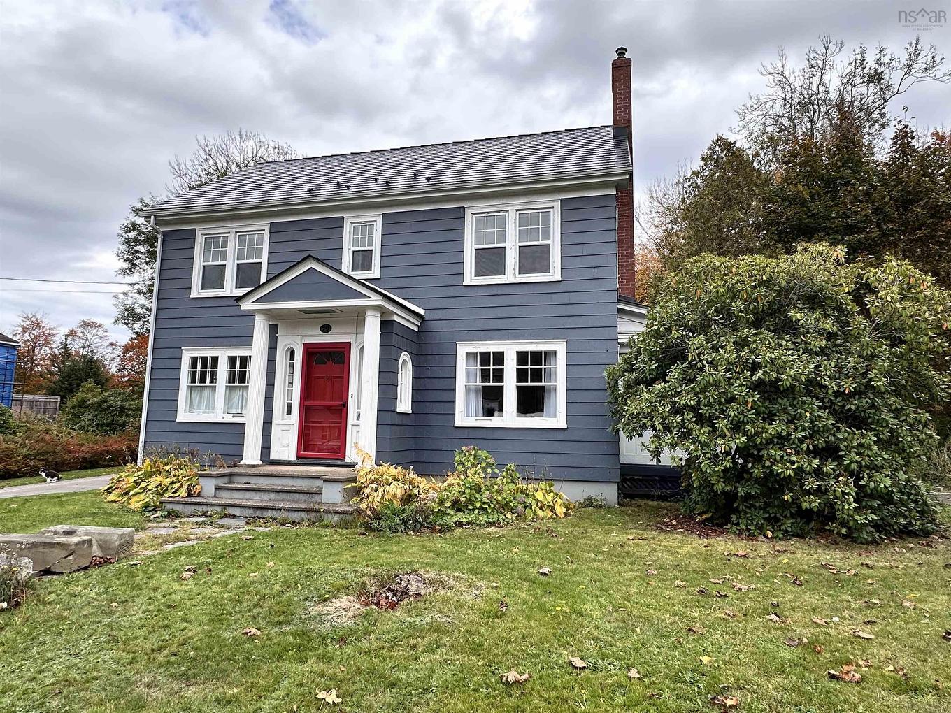 79 Waterloo Street, Liverpool, NS