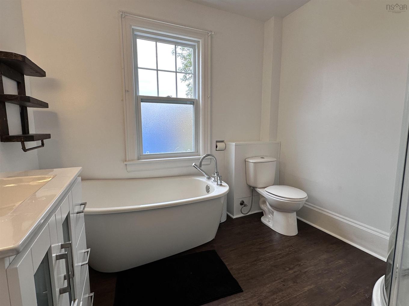 79 Waterloo Street, Liverpool, NS