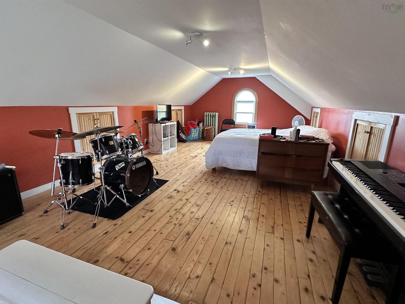 79 Waterloo Street, Liverpool, NS