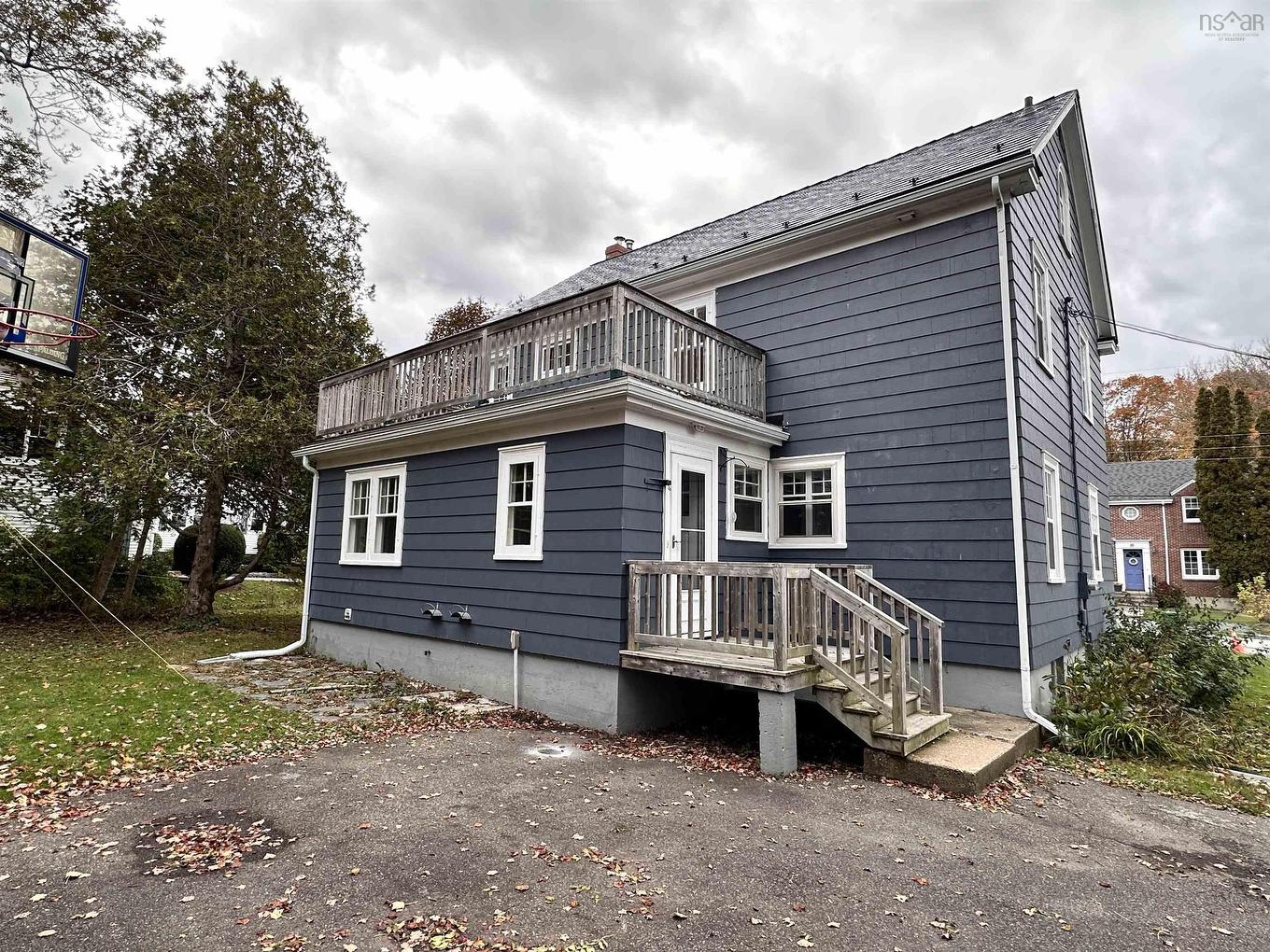 79 Waterloo Street, Liverpool, NS