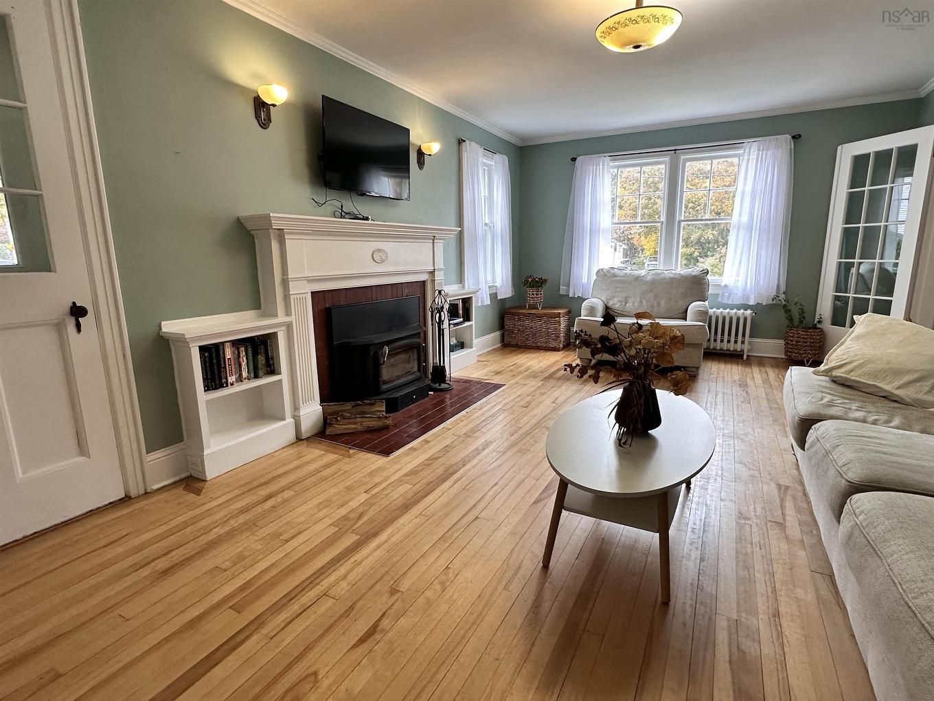 79 Waterloo Street, Liverpool, NS