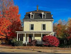 525 Main Street  Kentville, NS B4N 1L4