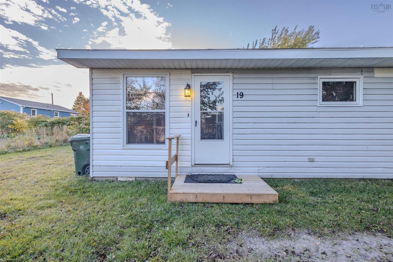 19 Holland Street, Reserve Mines, NS