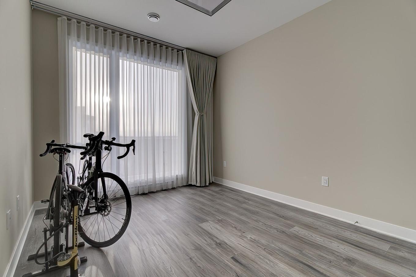 Chambre à coucher - 402-455 Rue Des Marronniers, Candiac, QC - Indoor Photo Showing Other Room