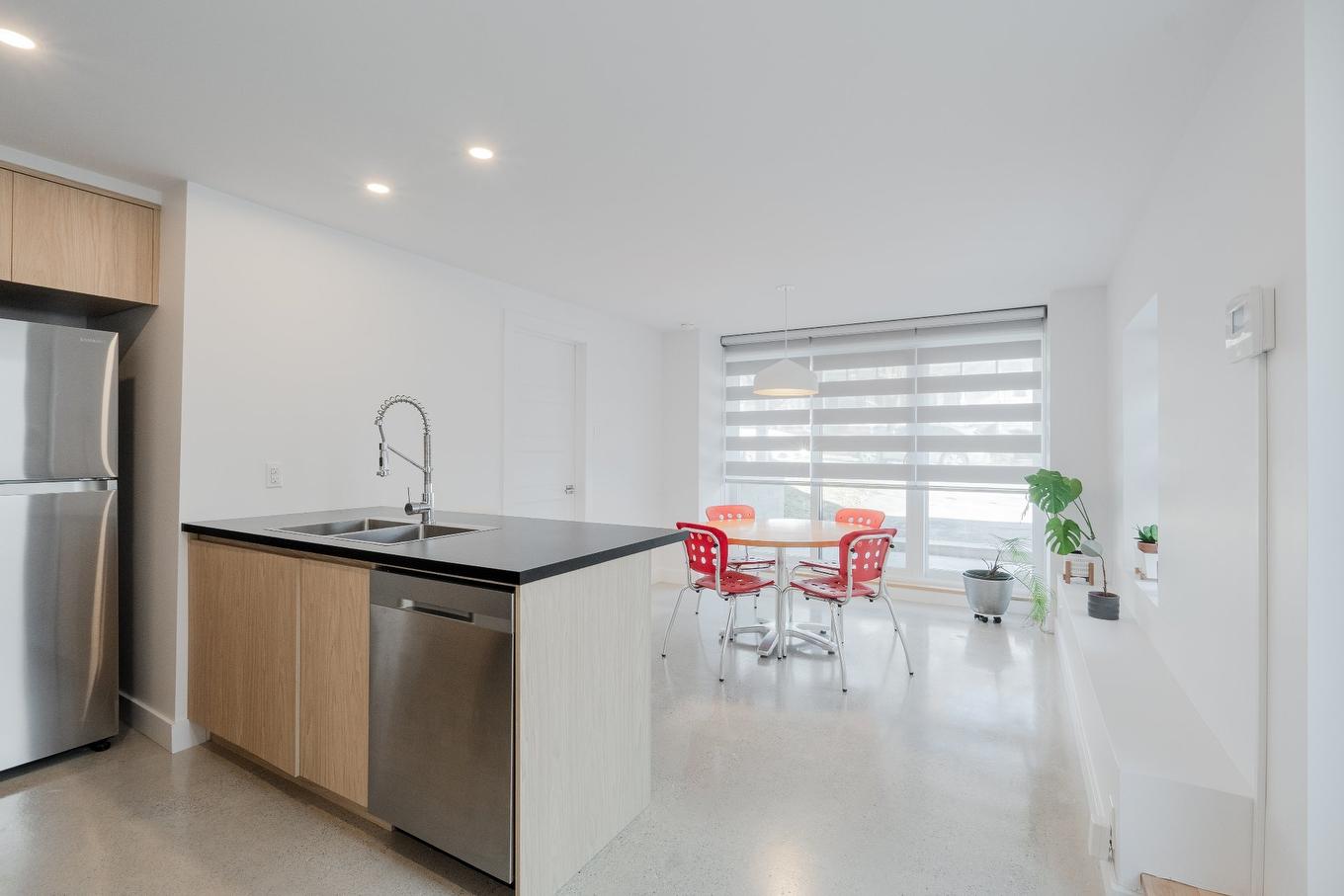 Cuisine - 860 Rue Du Général-De Montcalm, Sherbrooke (Les Nations), QC - Indoor Photo Showing Kitchen With Double Sink