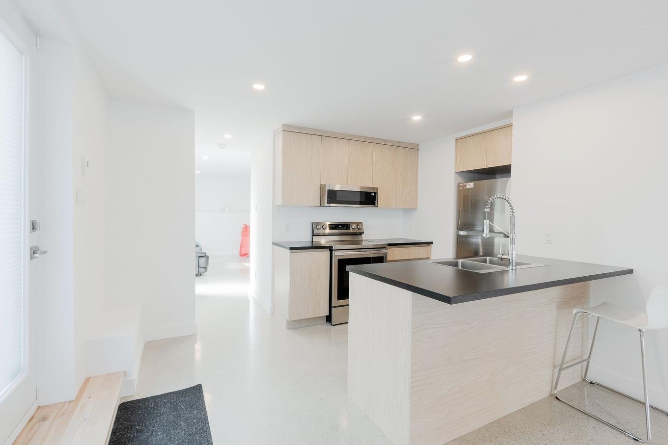 Cuisine - 860 Rue Du Général-De Montcalm, Sherbrooke (Les Nations), QC - Indoor Photo Showing Kitchen With Double Sink
