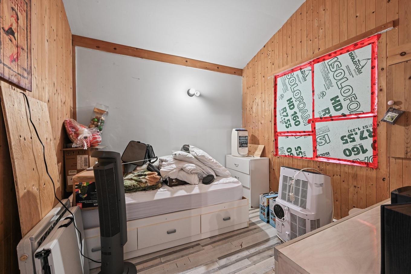 Bedroom - 335 15E Avenue E., Venise-En-Québec, QC - Indoor Photo Showing Other Room