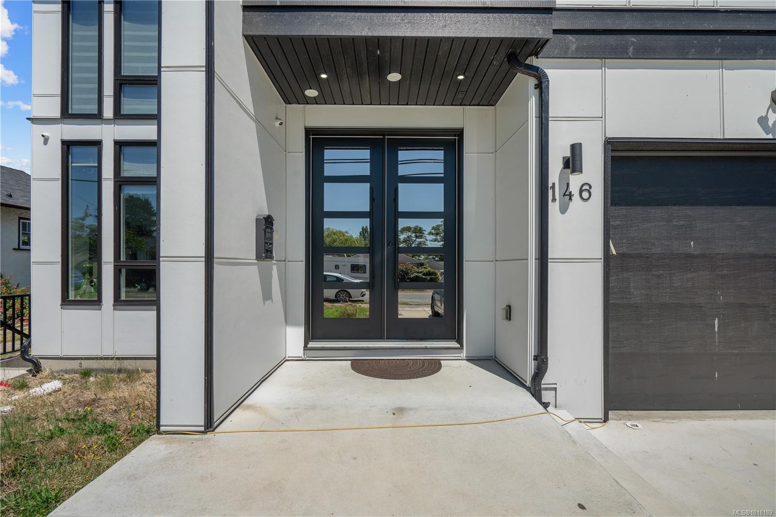 146 Cadillac Ave, Saanich, BC