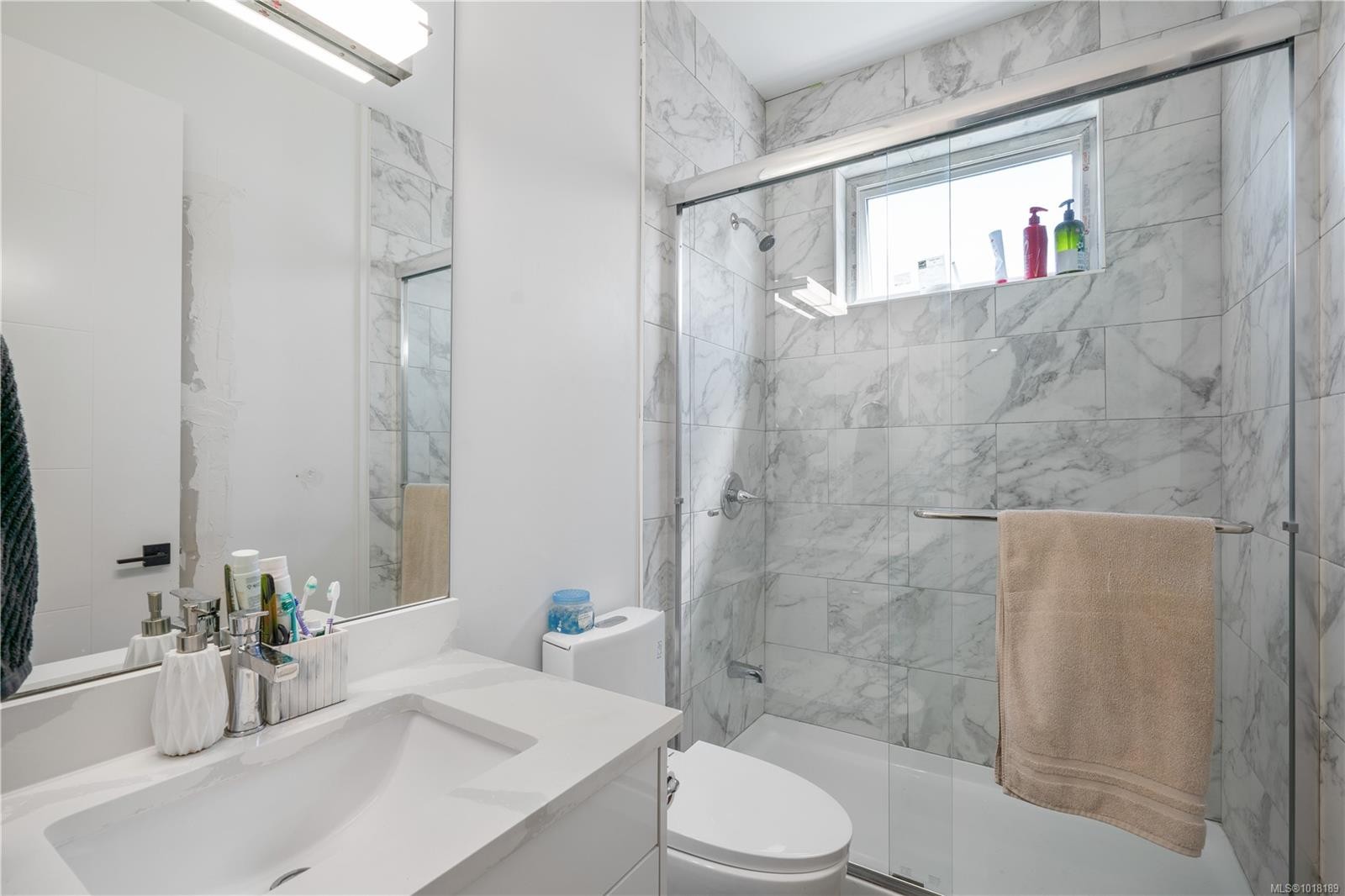 146 Cadillac Ave, Saanich, BC