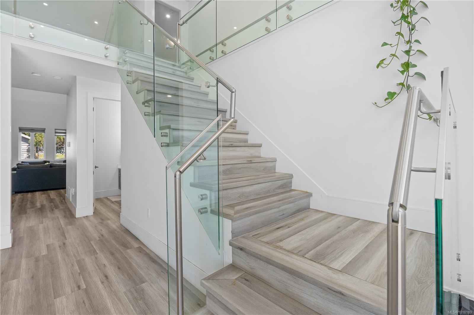 146 Cadillac Ave, Saanich, BC