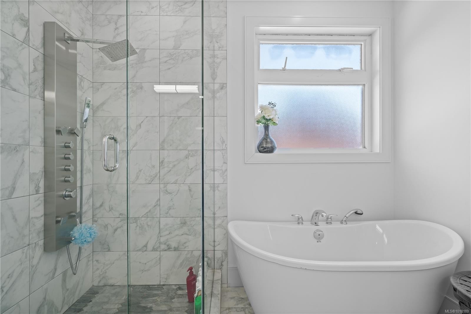 146 Cadillac Ave, Saanich, BC