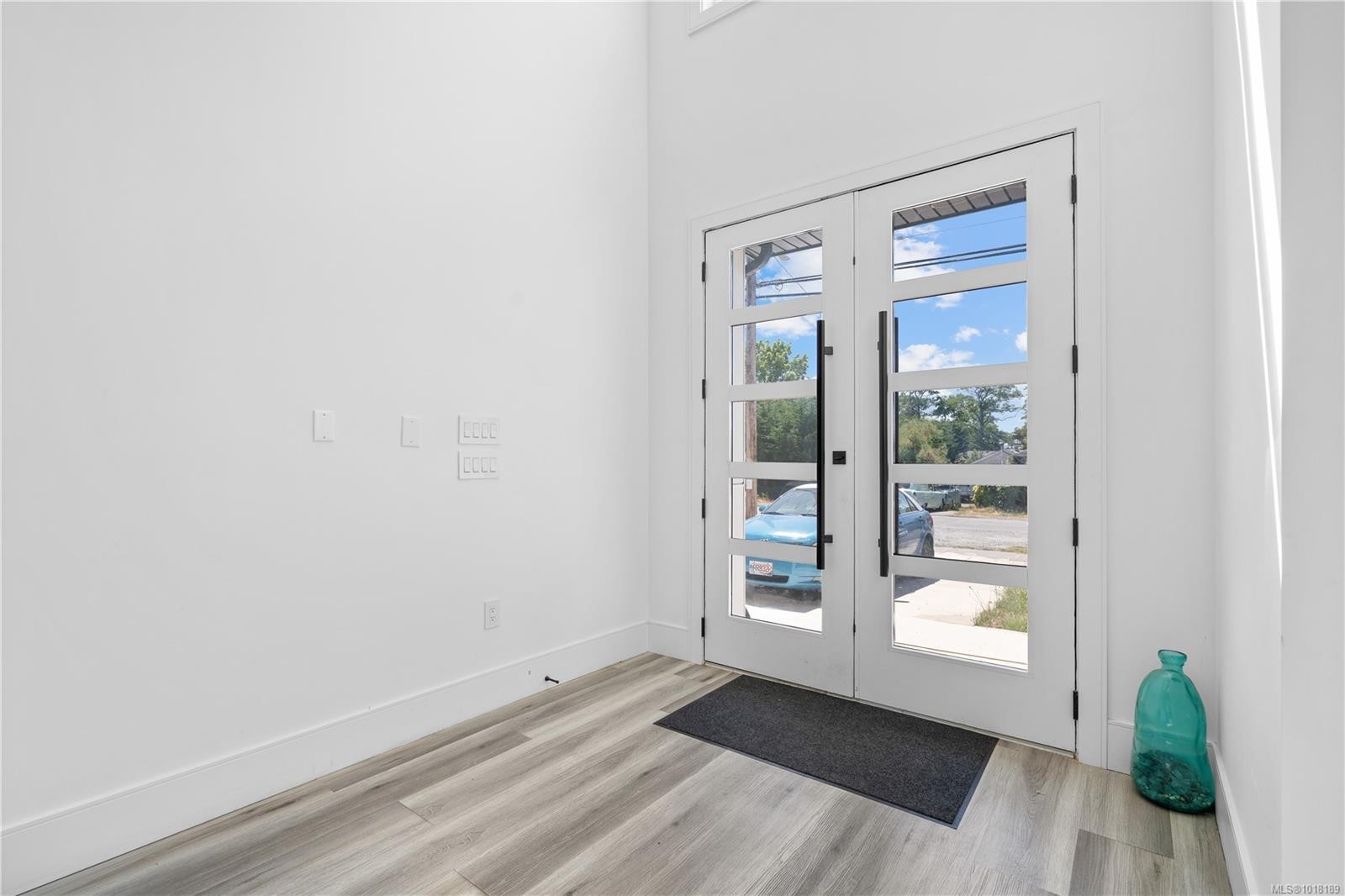 146 Cadillac Ave, Saanich, BC