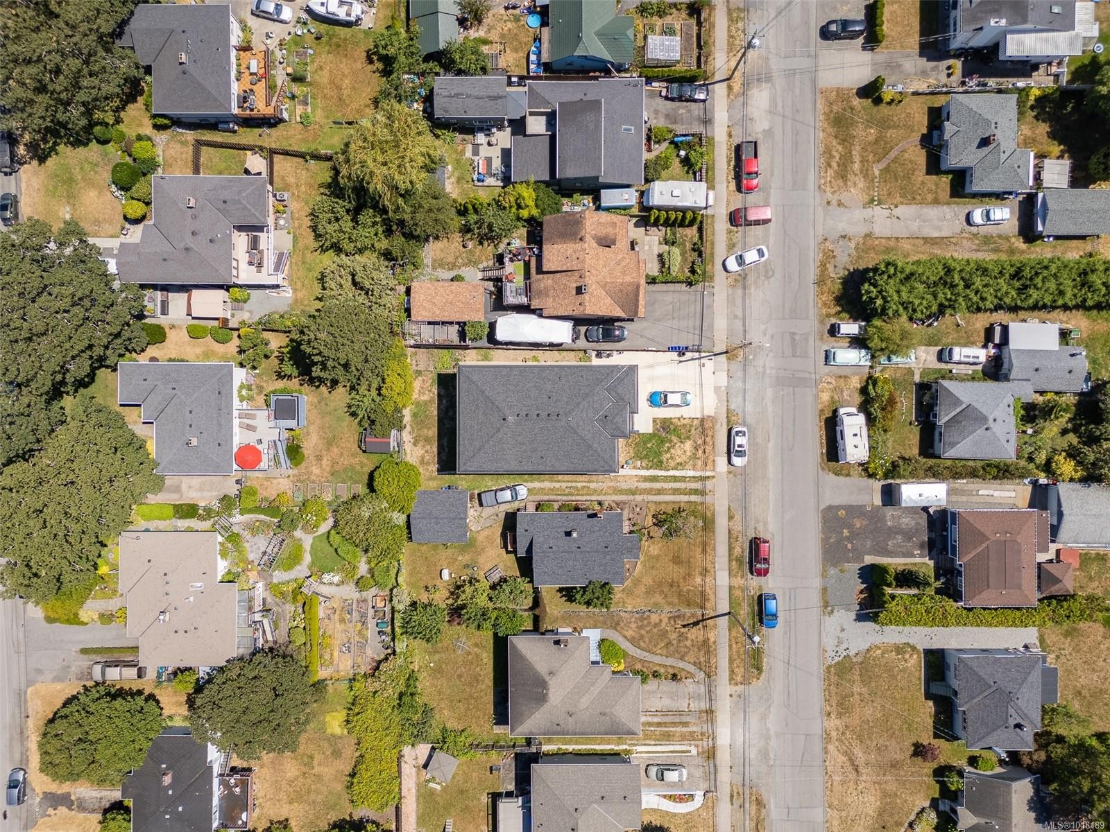 146 Cadillac Ave, Saanich, BC